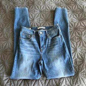 Levi jeans